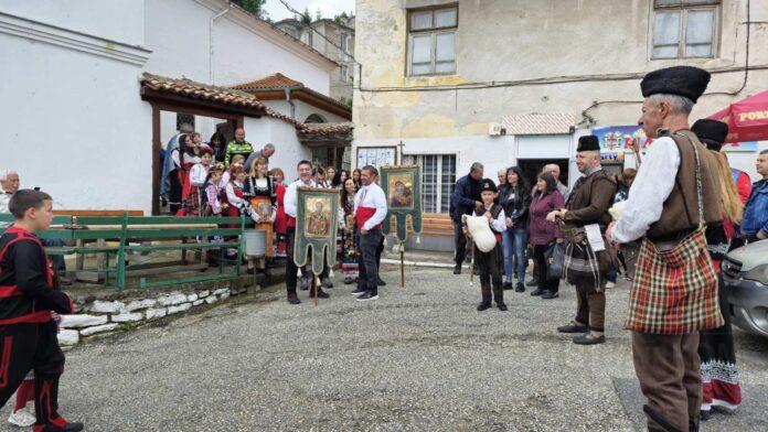 Вдигане на куните в село Яврово3