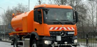 Мият и метат машинно 5 дни през август и 5 дни през септември, централните улици в Асеновград