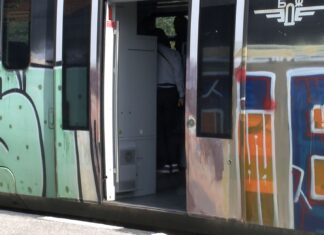 Мъж бе ударен от влак на прелез в Крумово, но се размина без сериозни наранявания