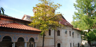 Изграждат отводнителна система в Бачковкия манастир