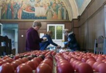 И тази година в Бачковския манастир ще боядисат множество яйца за Великден