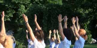 Със слънчеви поздрави отбелязахме Международния ден на йога