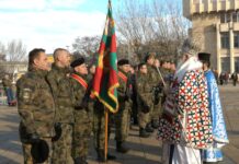 Освещаване на бойните знамена се проведе на площада в Асеновград