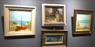 Отриха „Коледна изложба“ в Асеновград