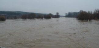 Съвети за безопасно поведение преди, по време и след наводнение