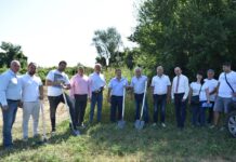 Направиха първа копка за изграждането на новия водопровод в с. Червен