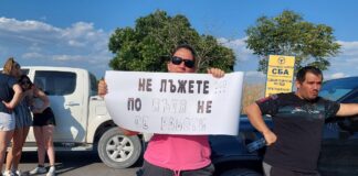 Протестите за възобновяване ремонта на пътя Първомай-Асеновград продължават